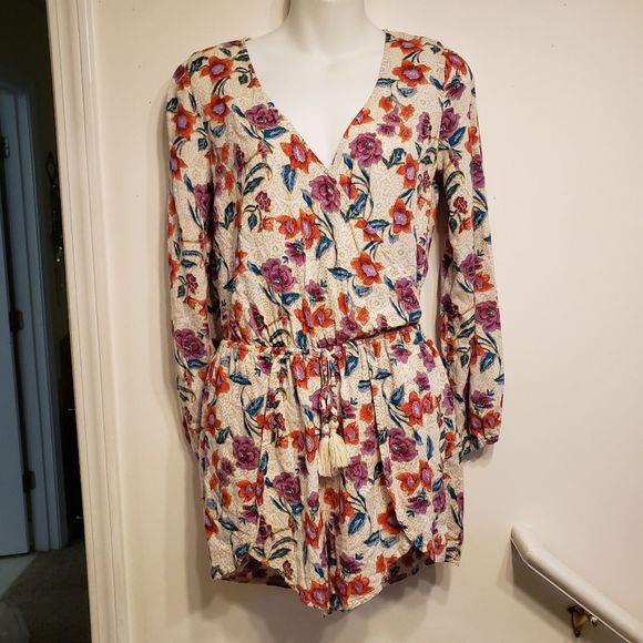 ‎Hollister romper - Picture 1 of 8
